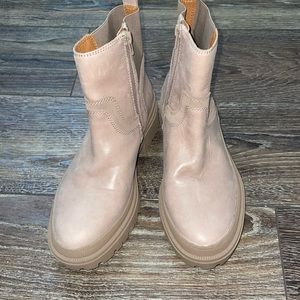 Lucky Brand boots size 7.5.